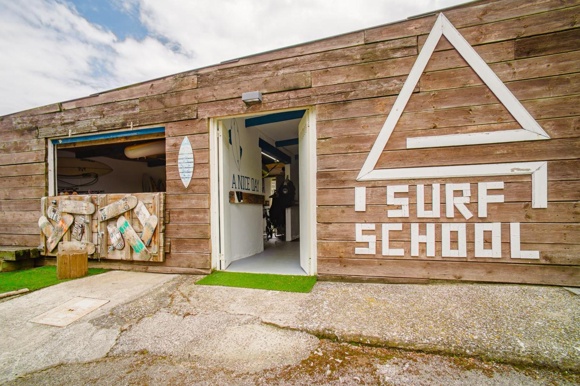 H.A.N.D Surf Hostel Langre  Luaran gambar