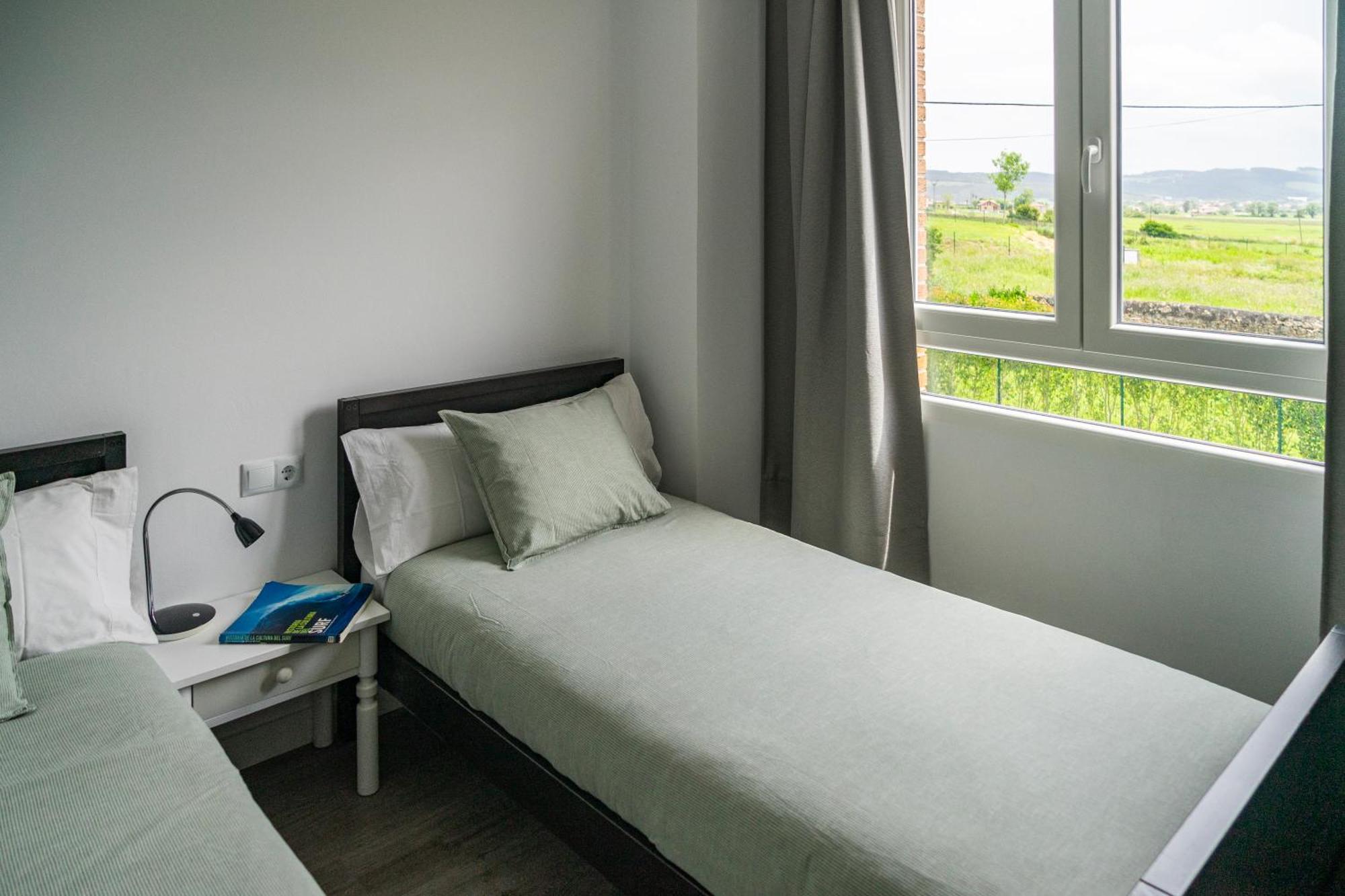 H.A.N.D Surf Hostel Langre  Luaran gambar